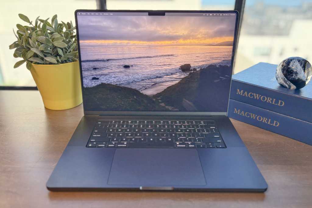 Apple MacBook Pro 16 (M4, 2024)