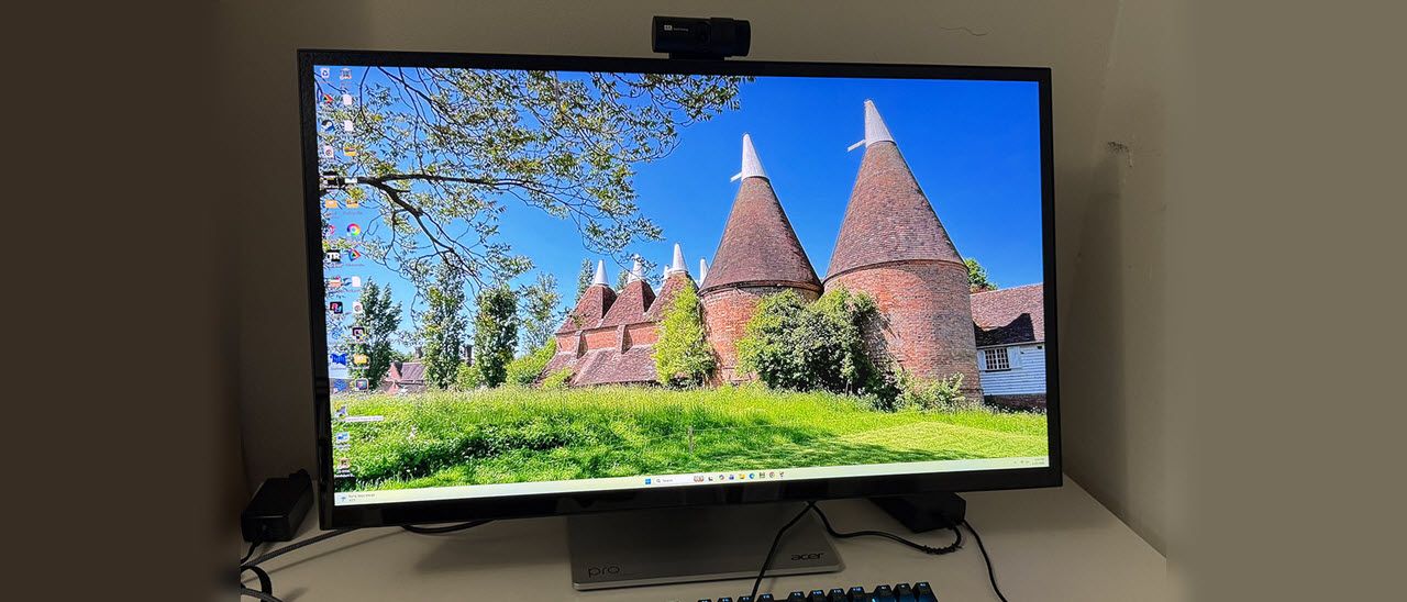 Acer ProDesigner PE320QXT professional monitor