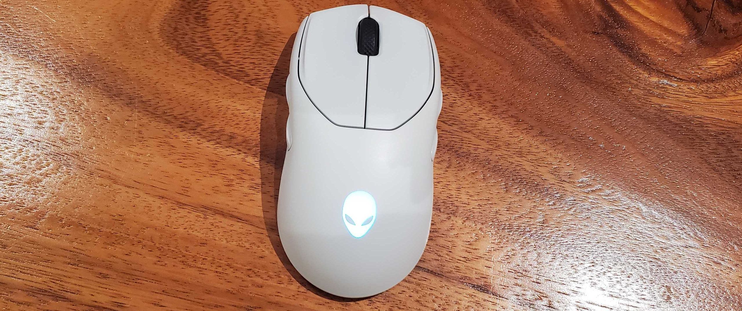 Alienware Tri-Mode Wireless Gaming Mouse (AW720M)
