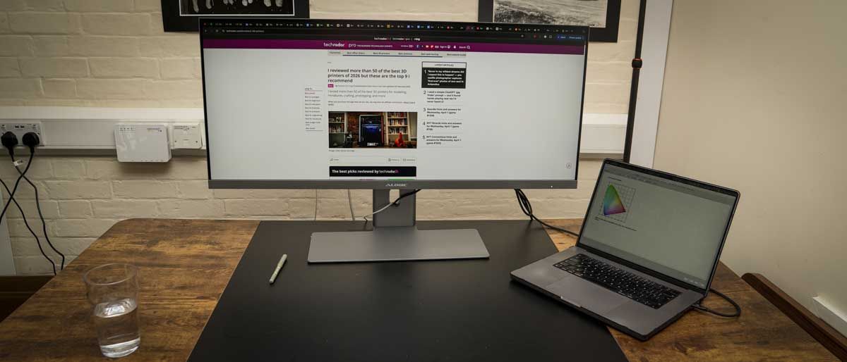 Alogic Edge 40-inch 5K ultrawide monitor
