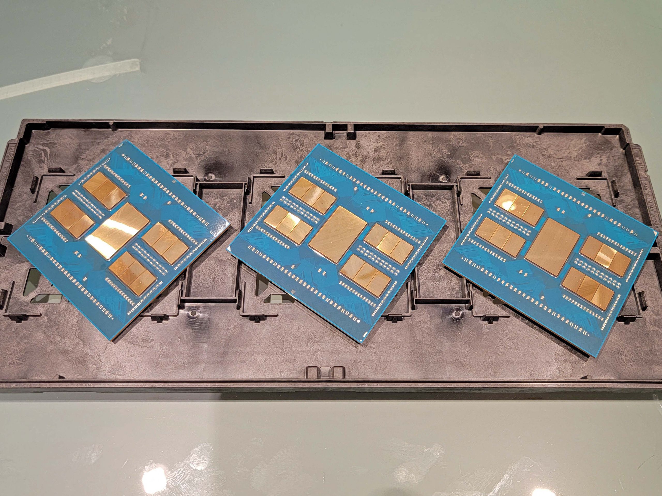 AMD Epyc Genoa 9654 9554 9374F