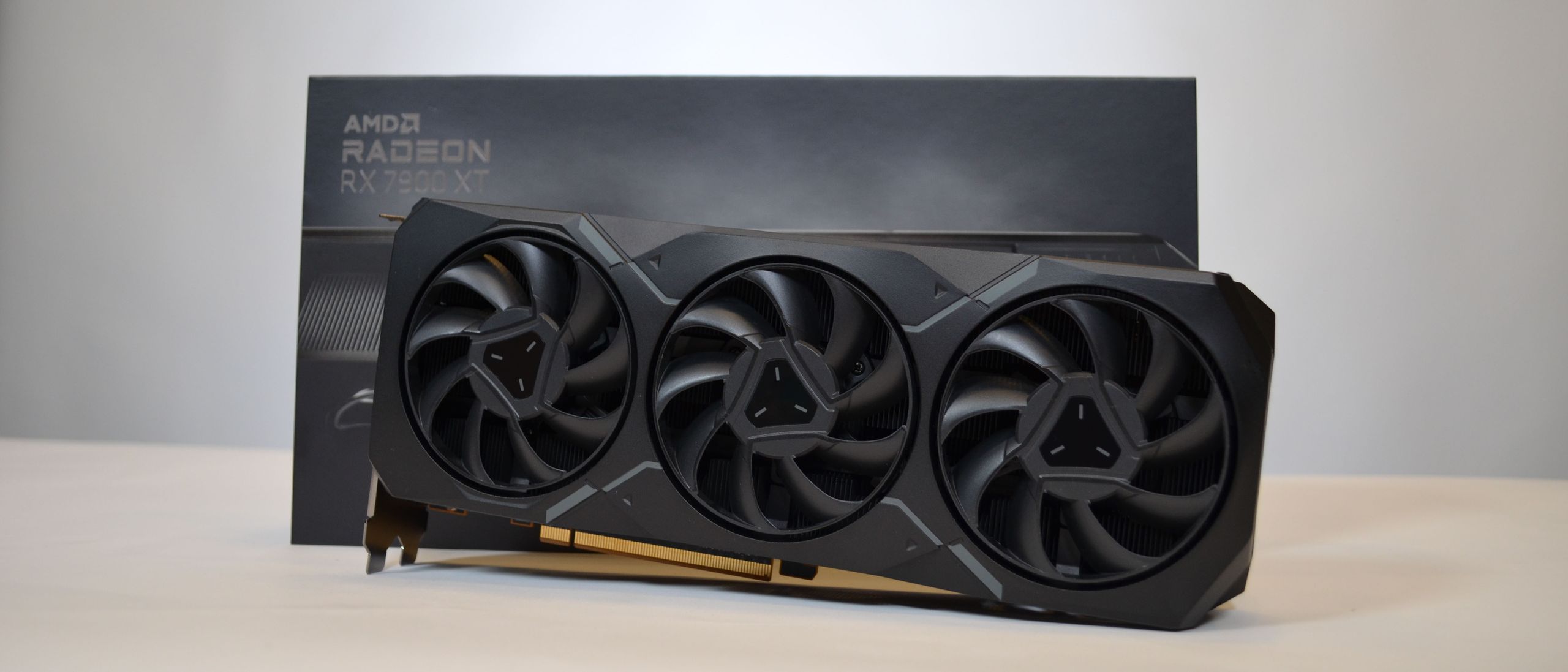 AMD Radeon RX 7900 XT