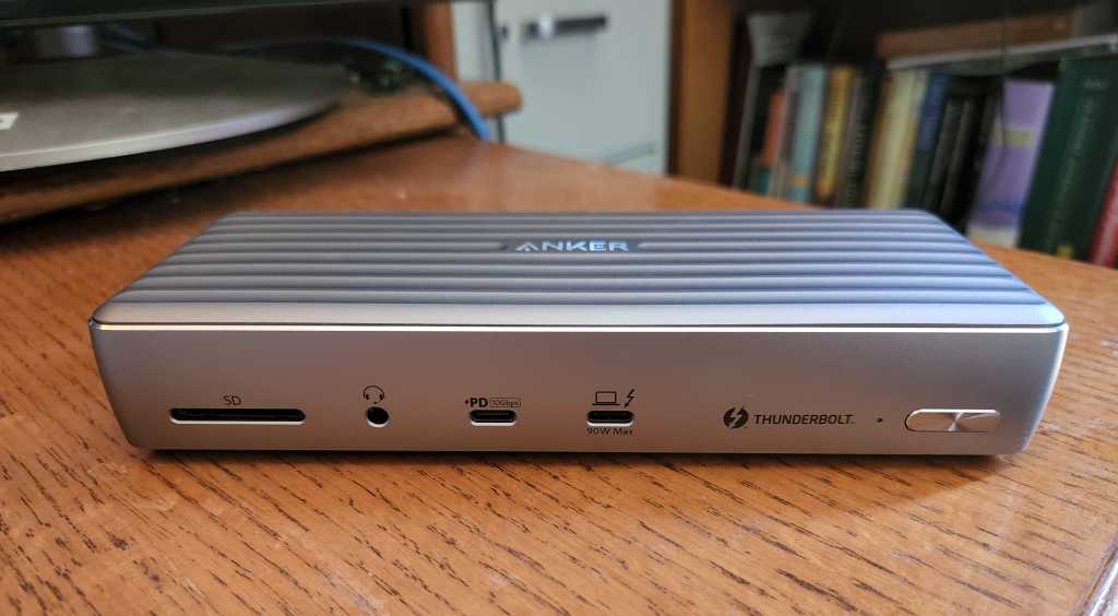 Anker Apex 12-IN-1 Thunderbolt 4 Dock 777