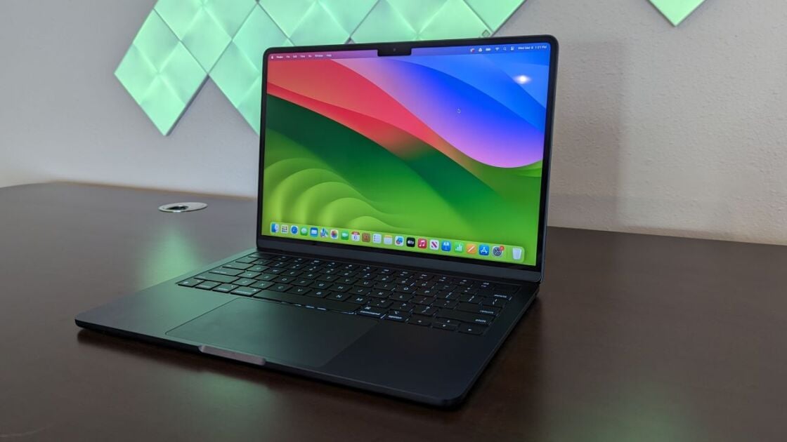 Apple MacBook Air 13 (M3, 2024)