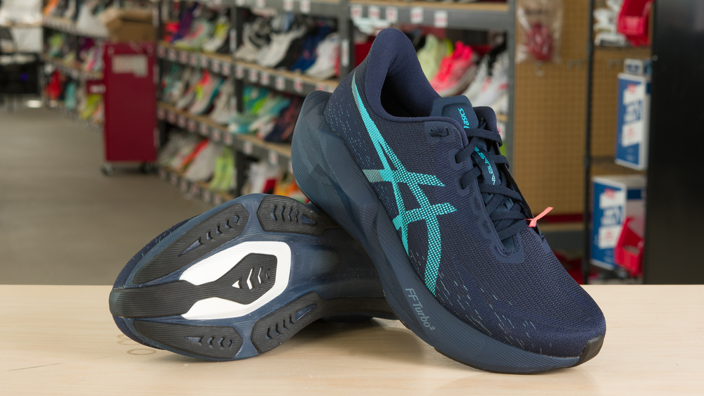 ASICS NOVABLAST 6