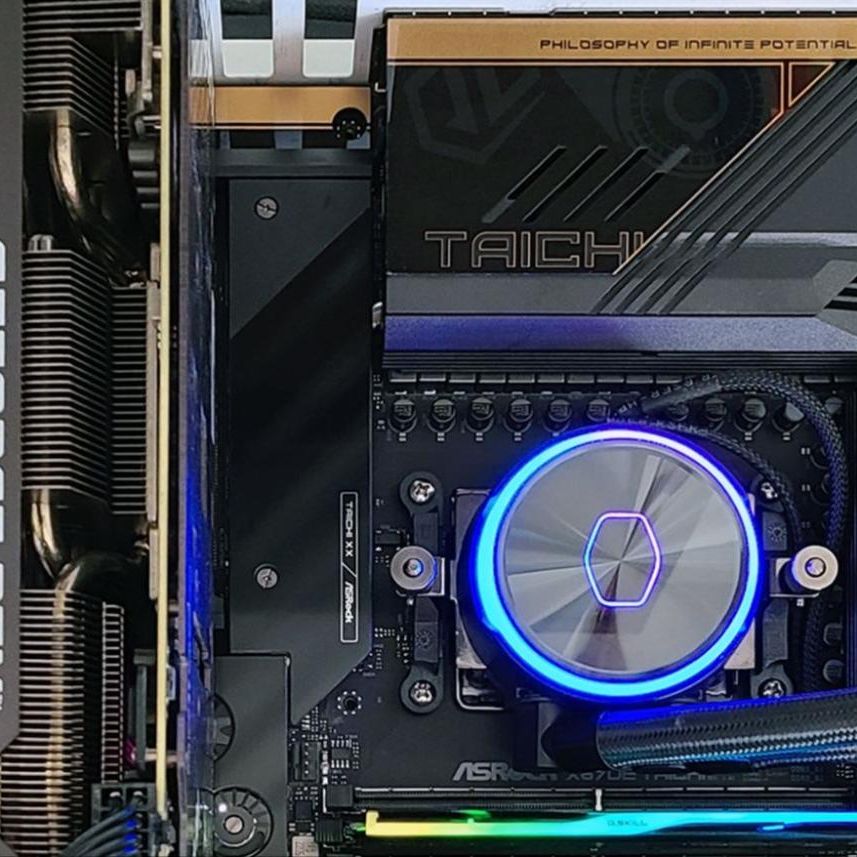 Asrock X670E Taichi