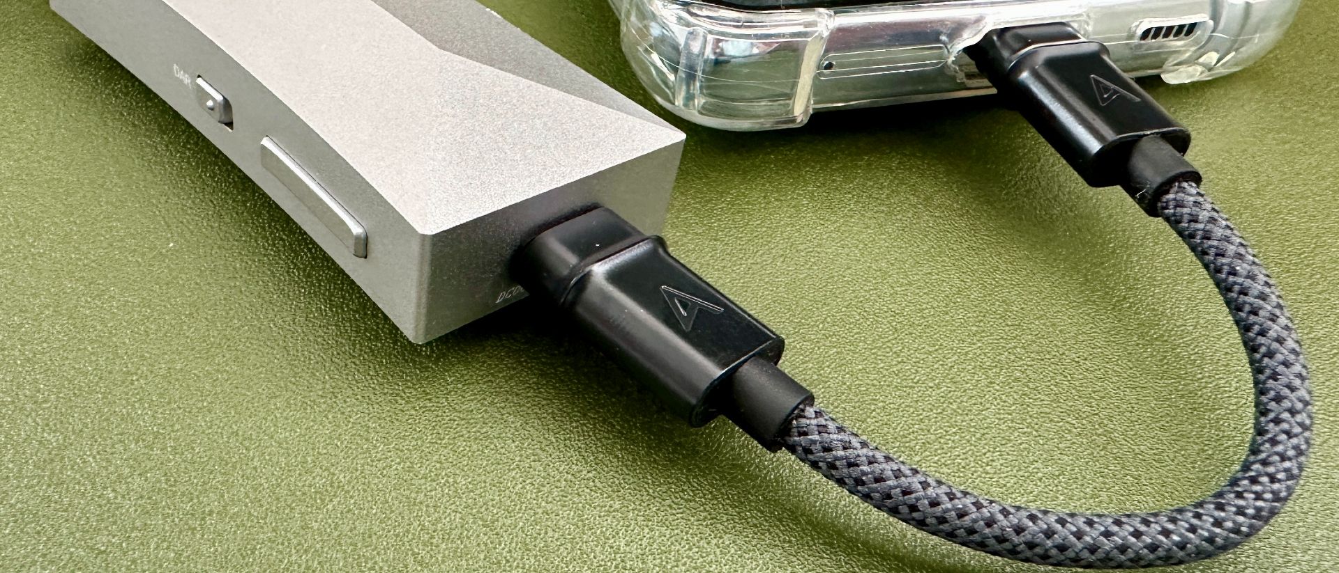 Astell  Kern HC4