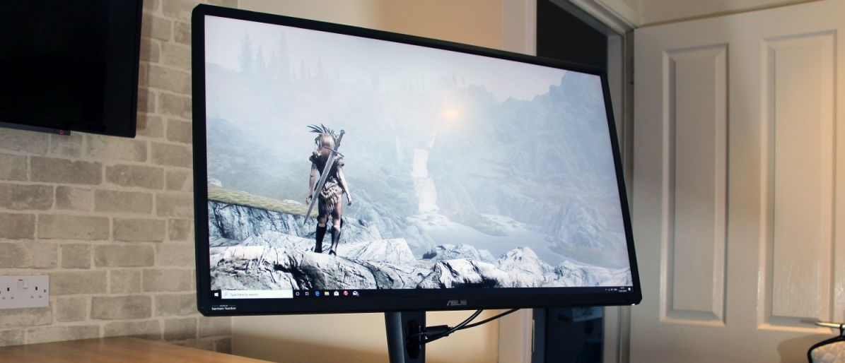ASUS CG32UQ