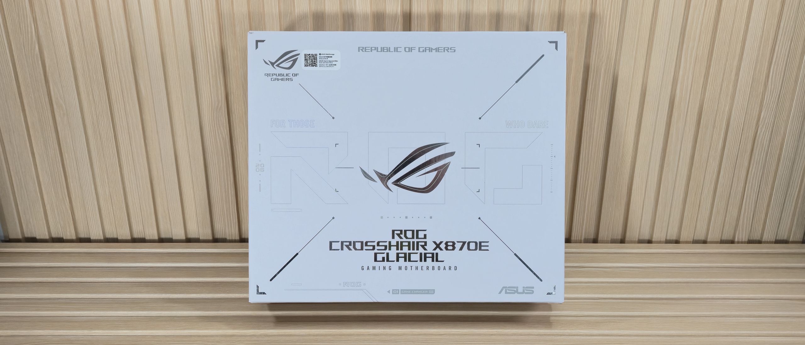 Asus ROG Crosshair X870E Glacial Motherboard