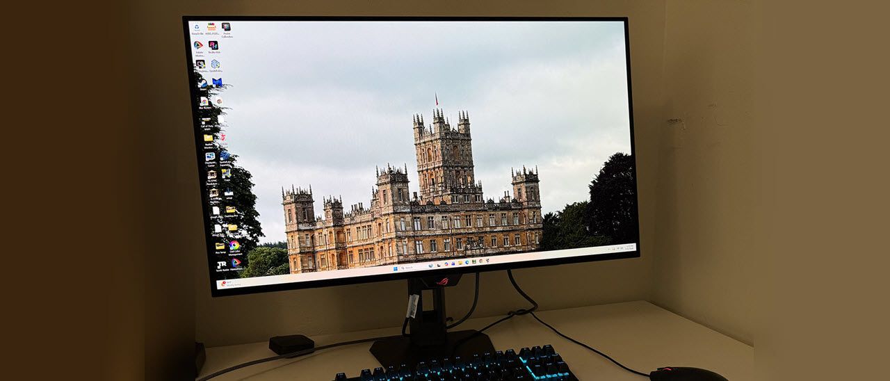 Asus ROG Strix XG32UQWMS 4K OLED gaming monitor