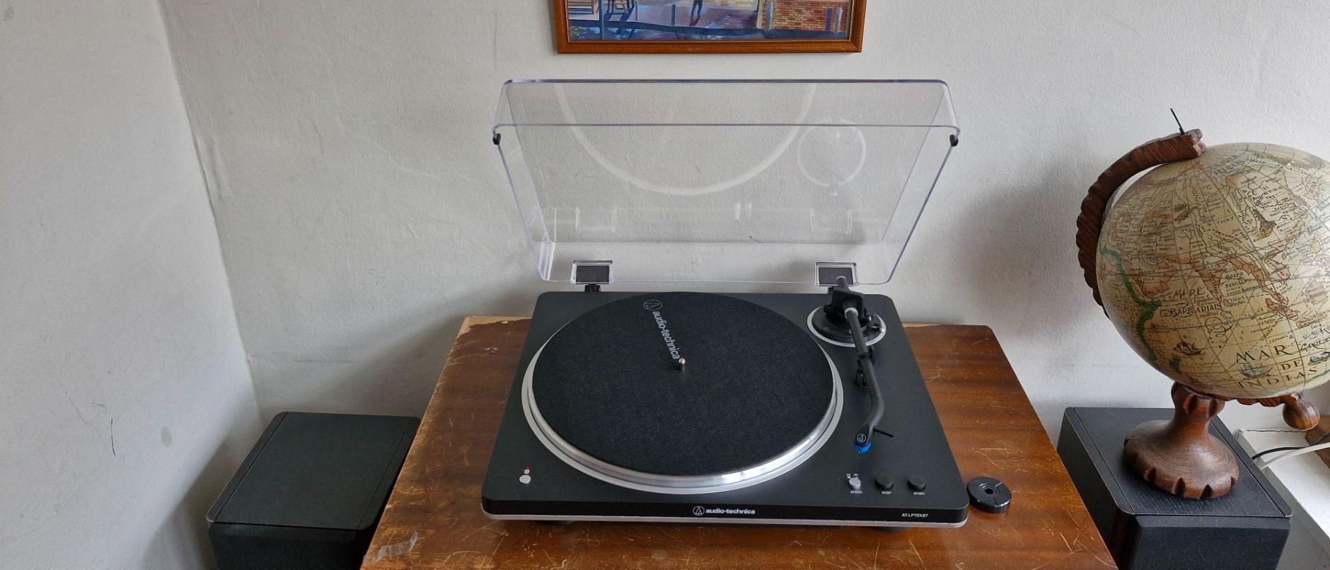 Audio-Technica AT-LP70XBT turntable
