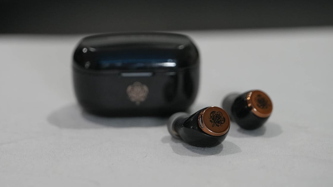 Aviot TE-V1R-HEN Hololive English Myth Wireless Earbuds