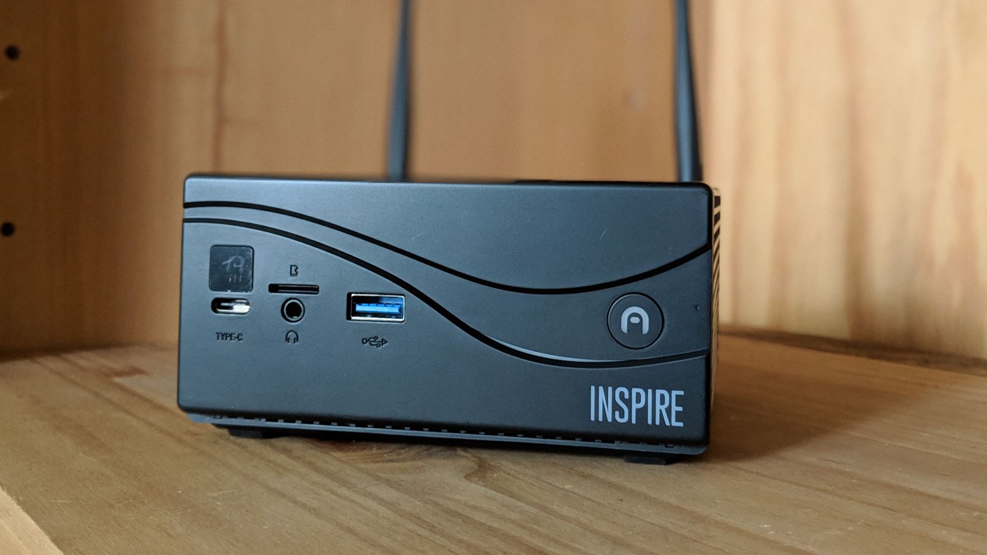 Azulle Inspire Fanless Mini PC