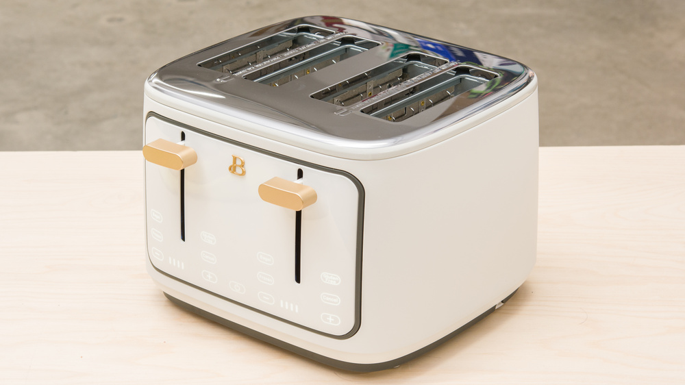 Beautiful 4-Slice Toaster with Touch-Activated Display
