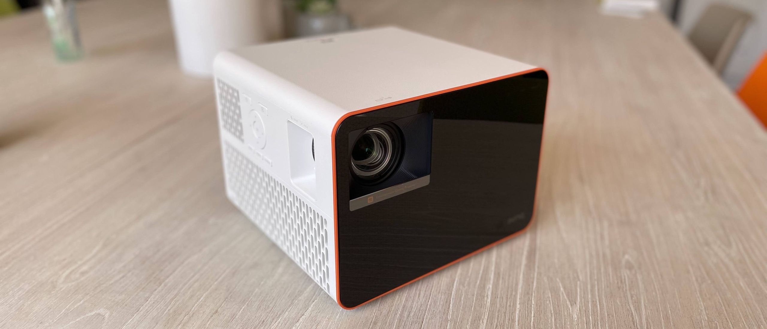 BenQ X3000i