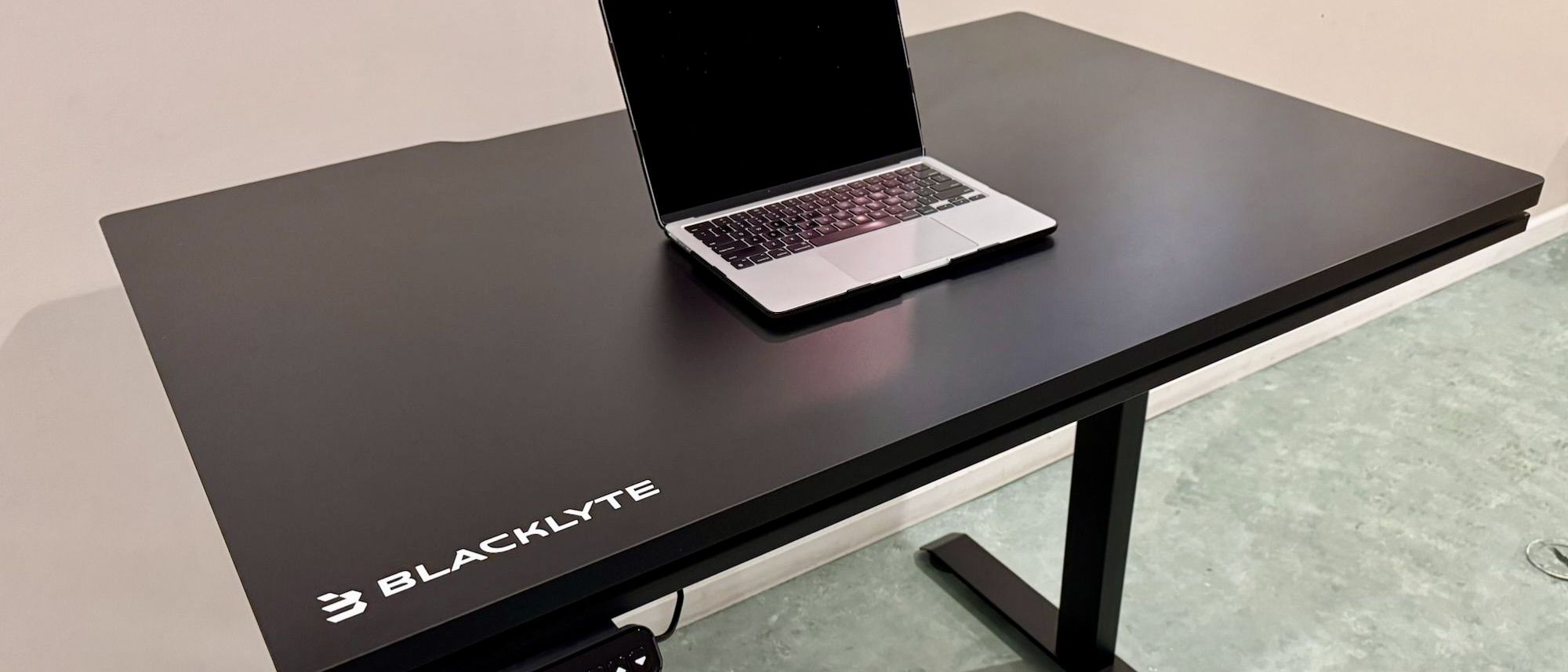 Blacklyte Atlas Lite standing desk