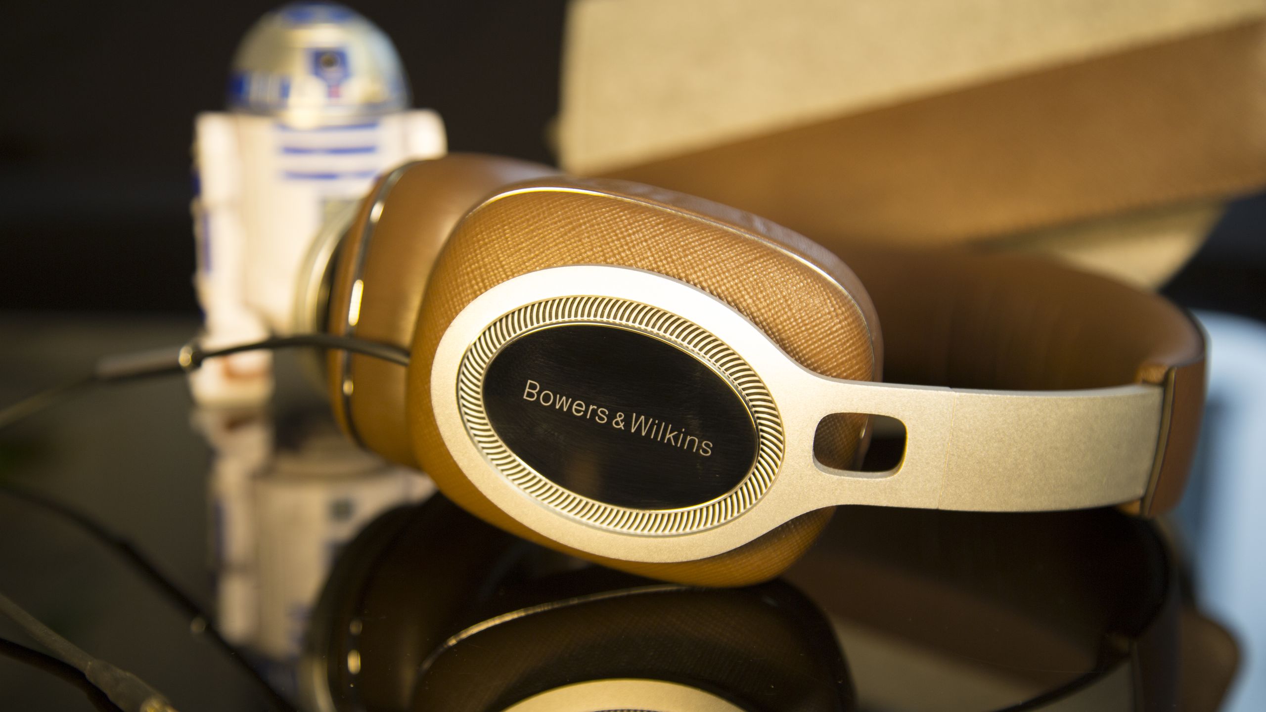Bowers  Wilkins P9 Signature Headphones
