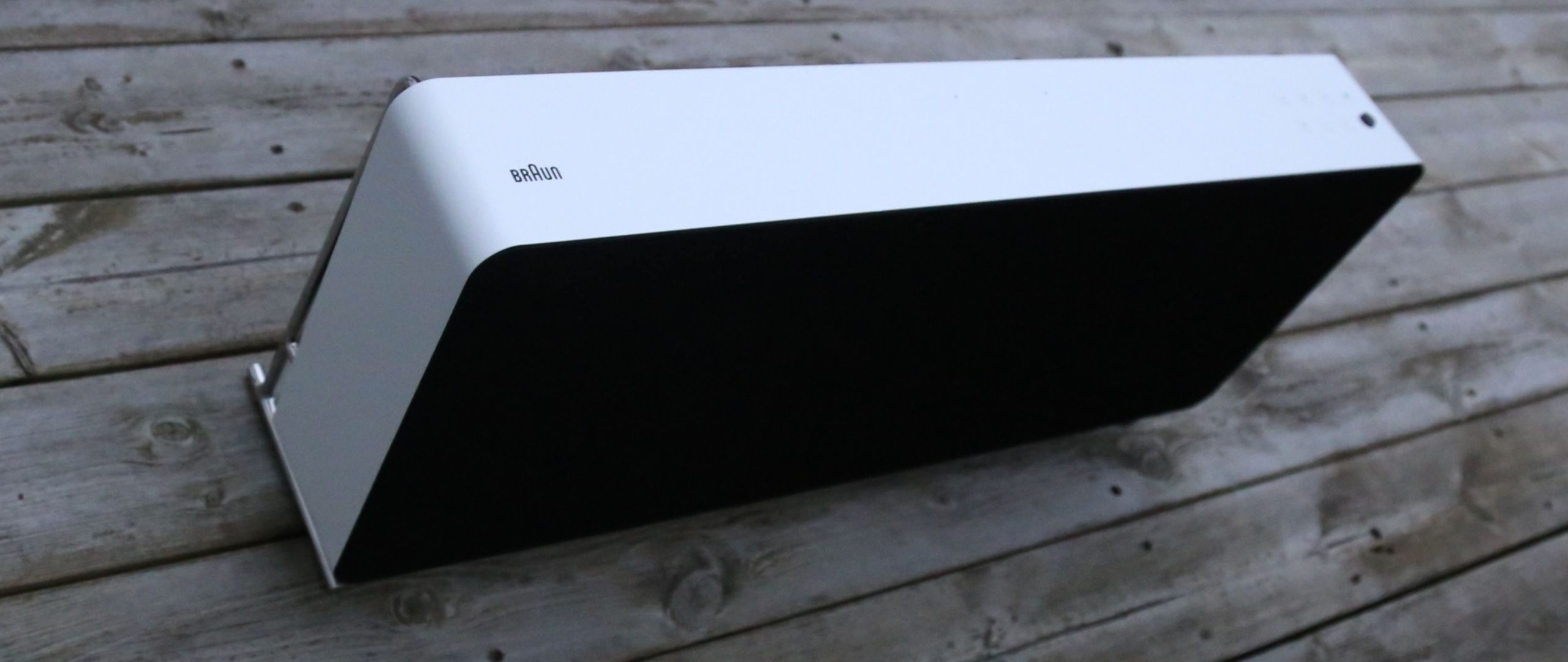 Braun LE01 Wireless Speaker