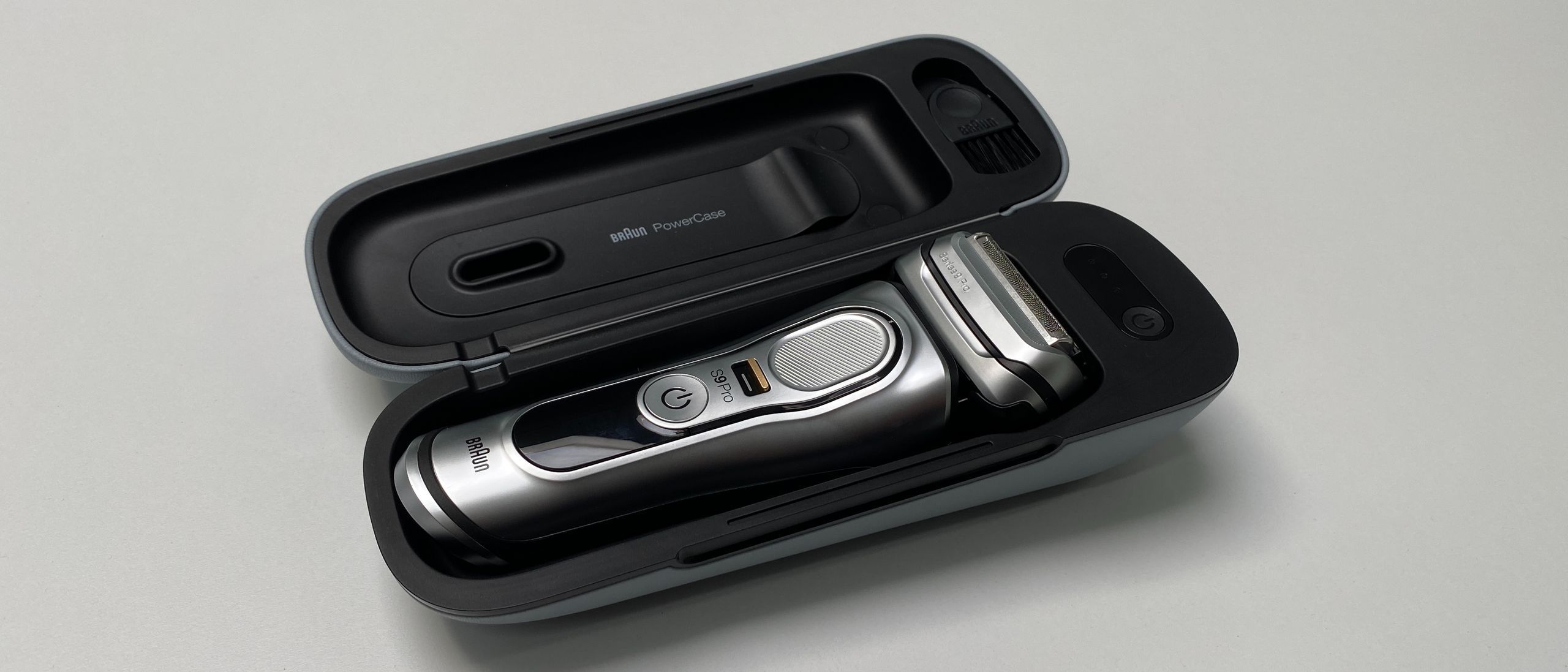 Braun Series 9 Pro Electric Shaver With Powercase