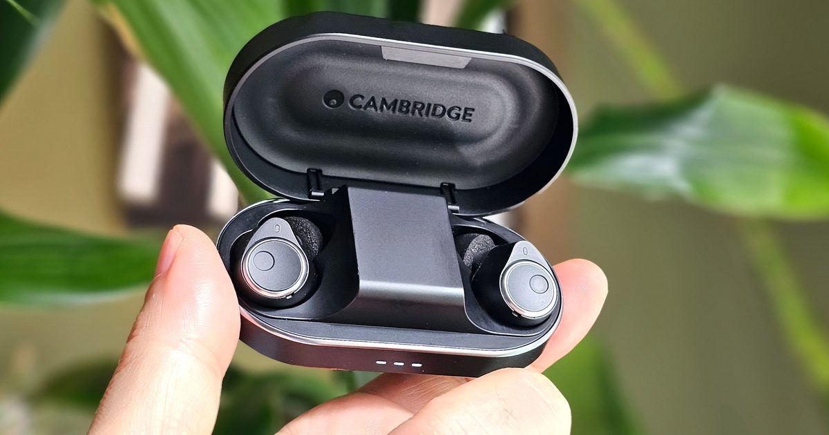 Cambridge Audio Melomania M100 earbuds