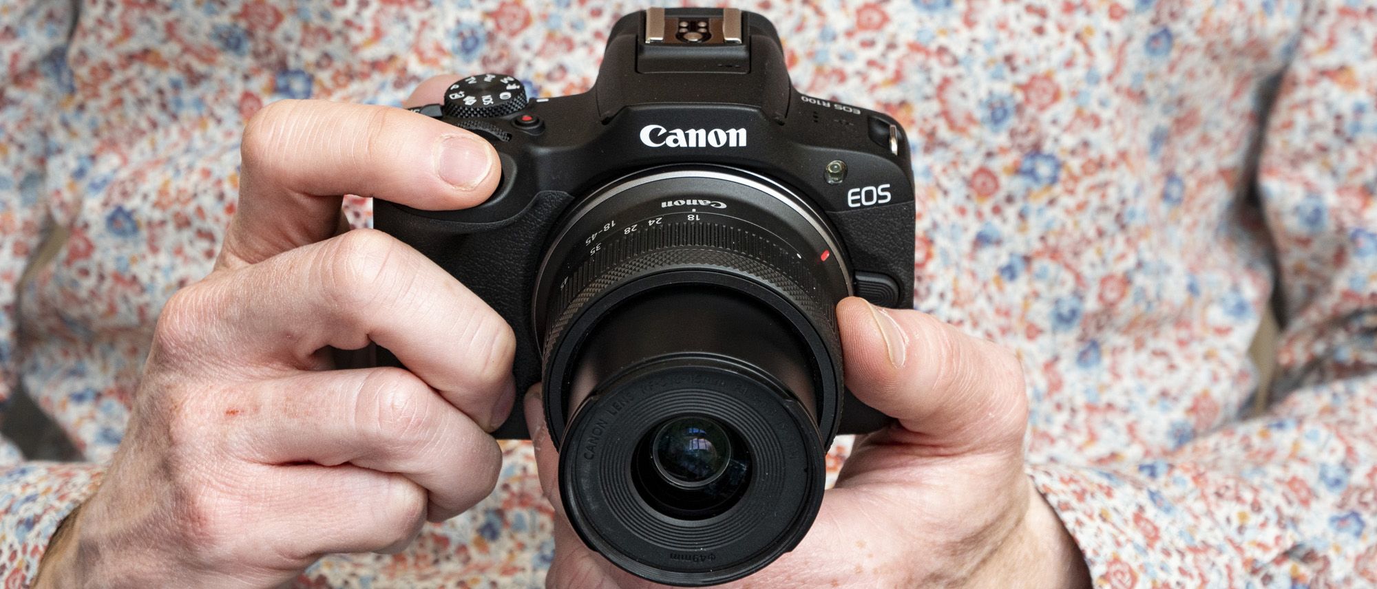 Canon EOS R100