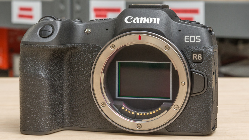 Canon EOS R8