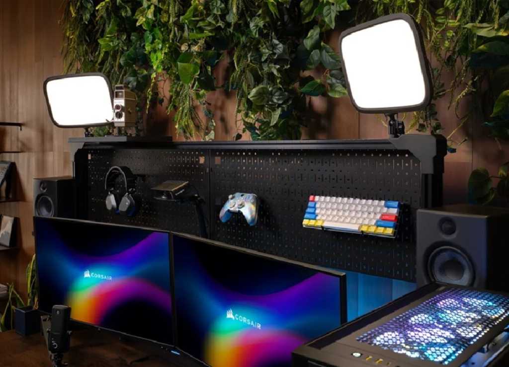 Corsair Platform:6 Elevate Standing Desk