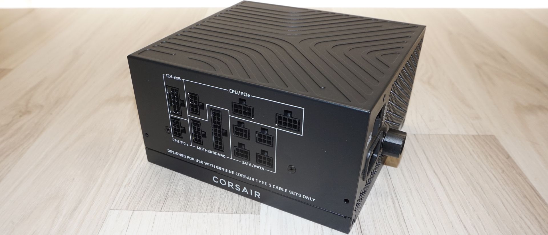 Corsair RM850x SHIFT 850W ATX 3.1 Power Supply