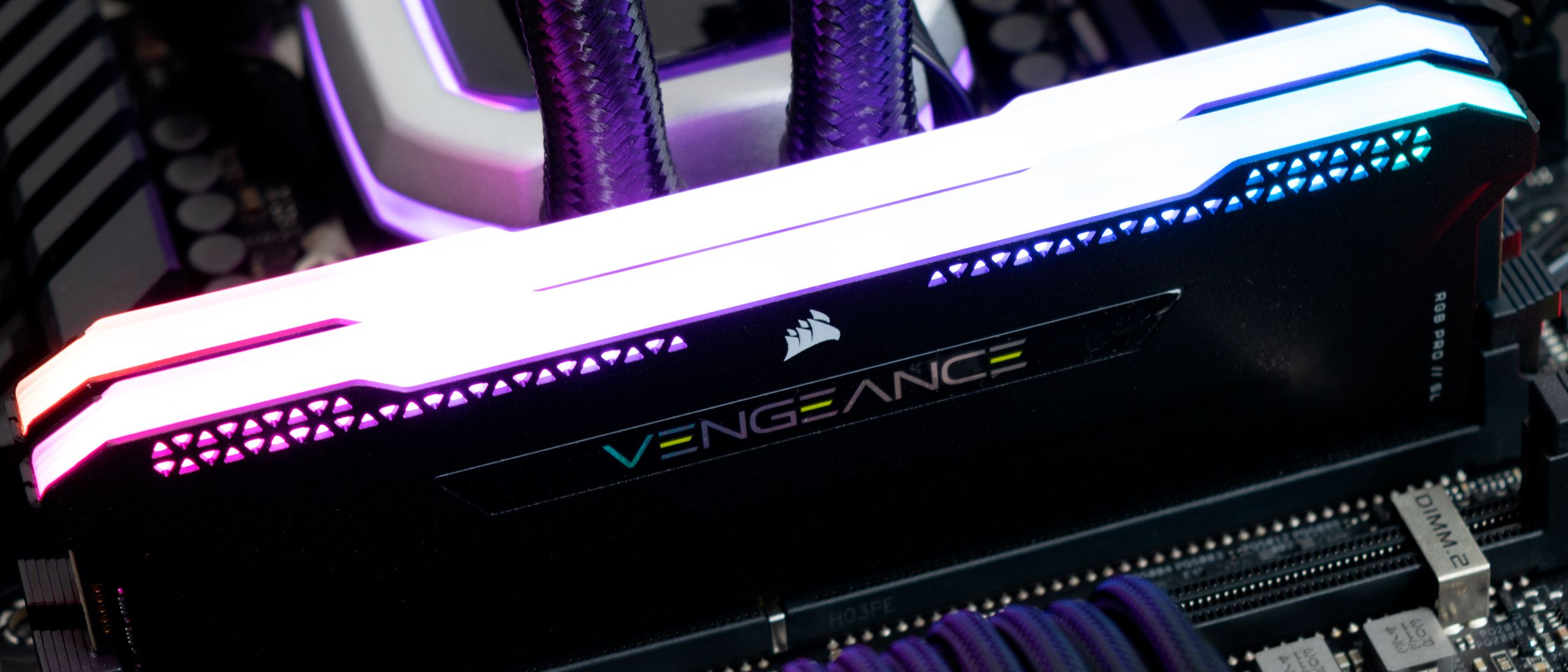 Corsair Vengeance RGB Pro SL DDR4-3600 C18 (2x8GB)