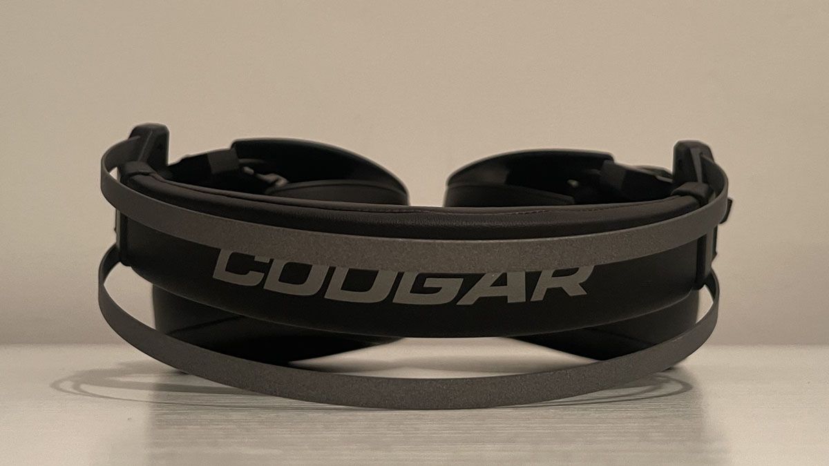 Cougar Omnes Essential