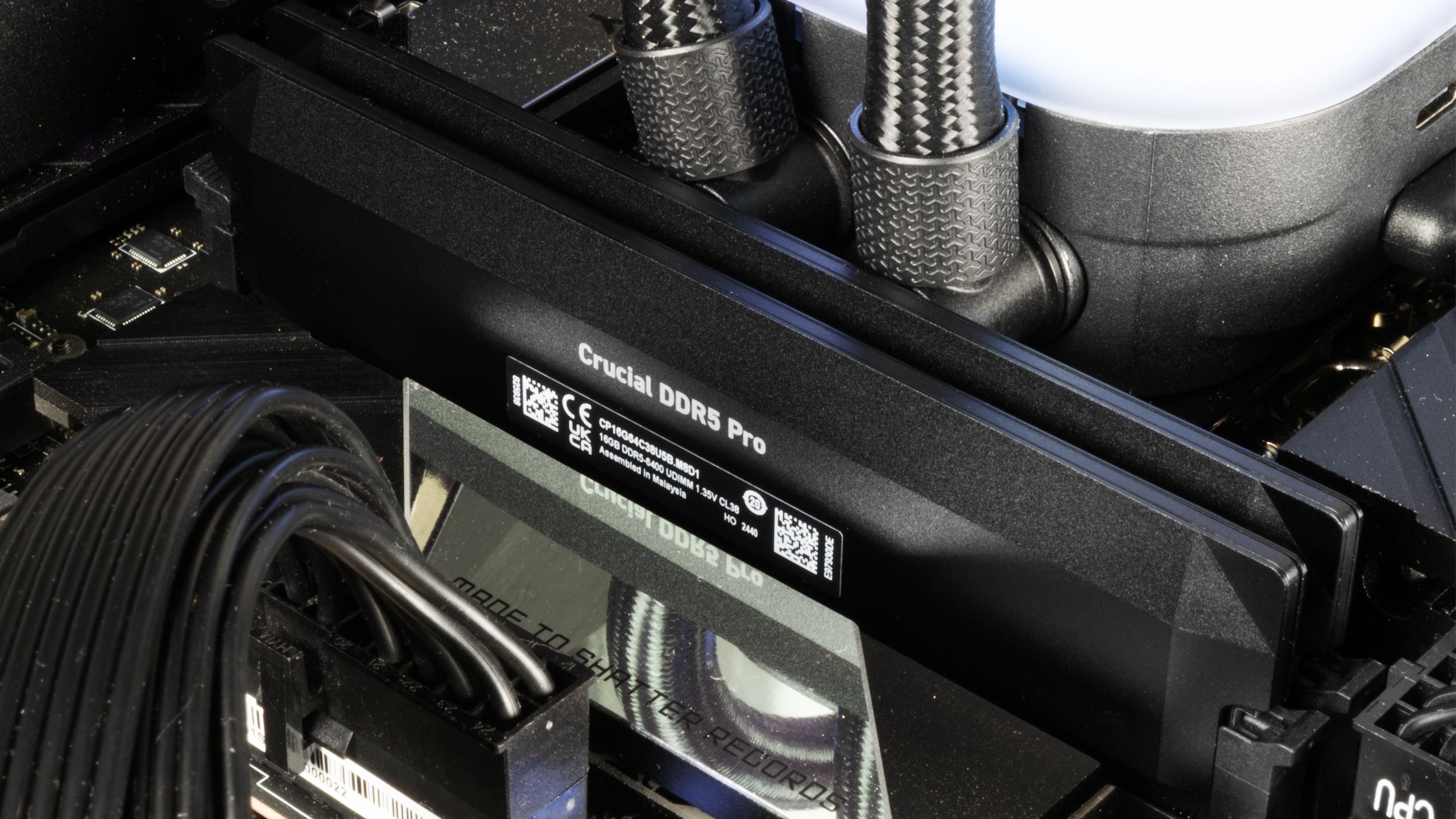 Crucial Pro Overclocking DDR5-6400 C38