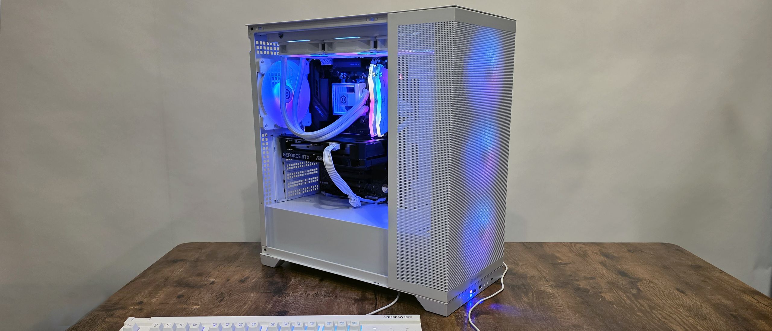 Cyberpowerpc Gamer Supreme SLC11260CPG