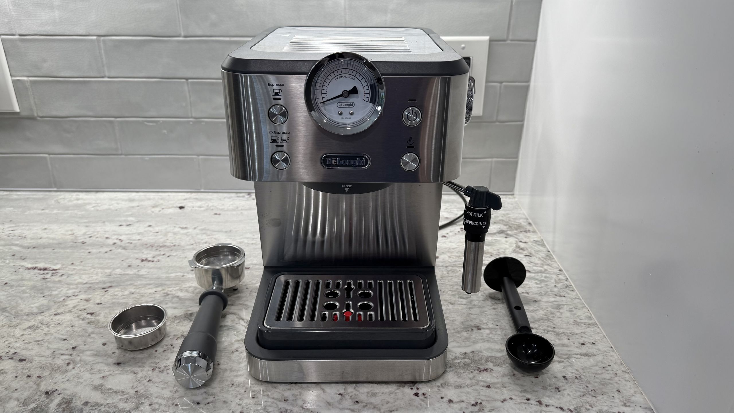 Delonghi Linea Classic Espresso Machine