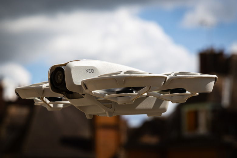 Dji Neo