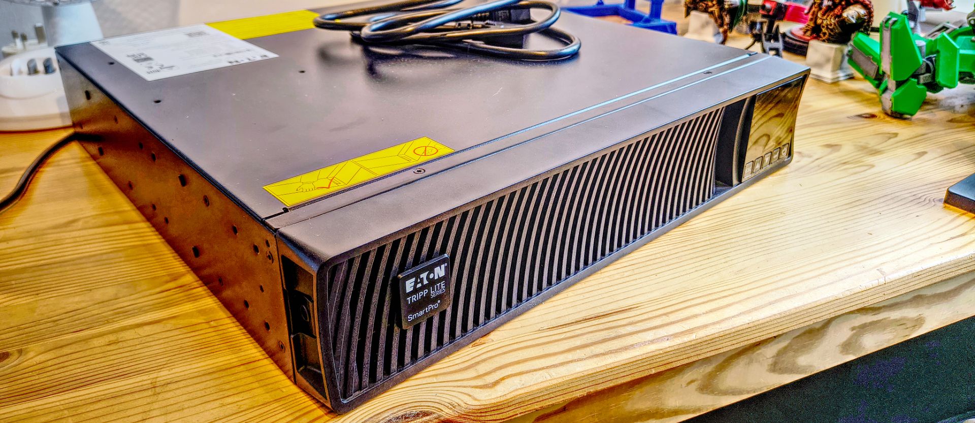 Eaton Smartpro Tripp Lite Smx1500Xlrt2Un Ups