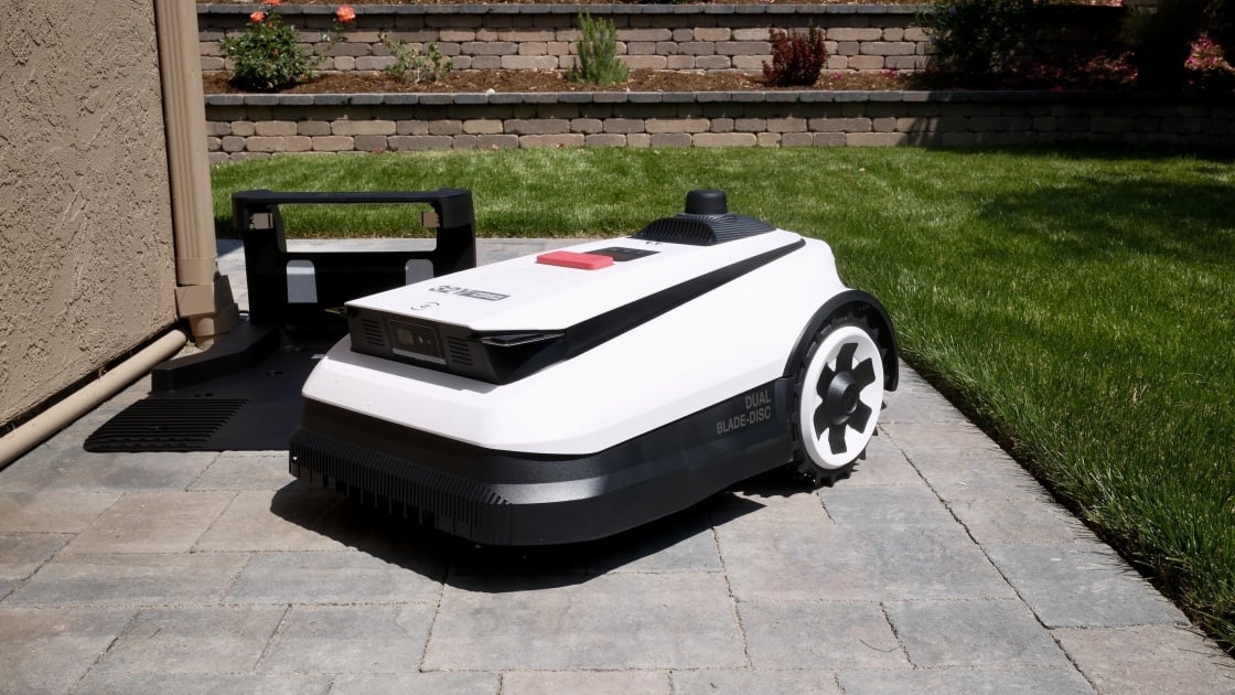 Ecovacs Goat A3000