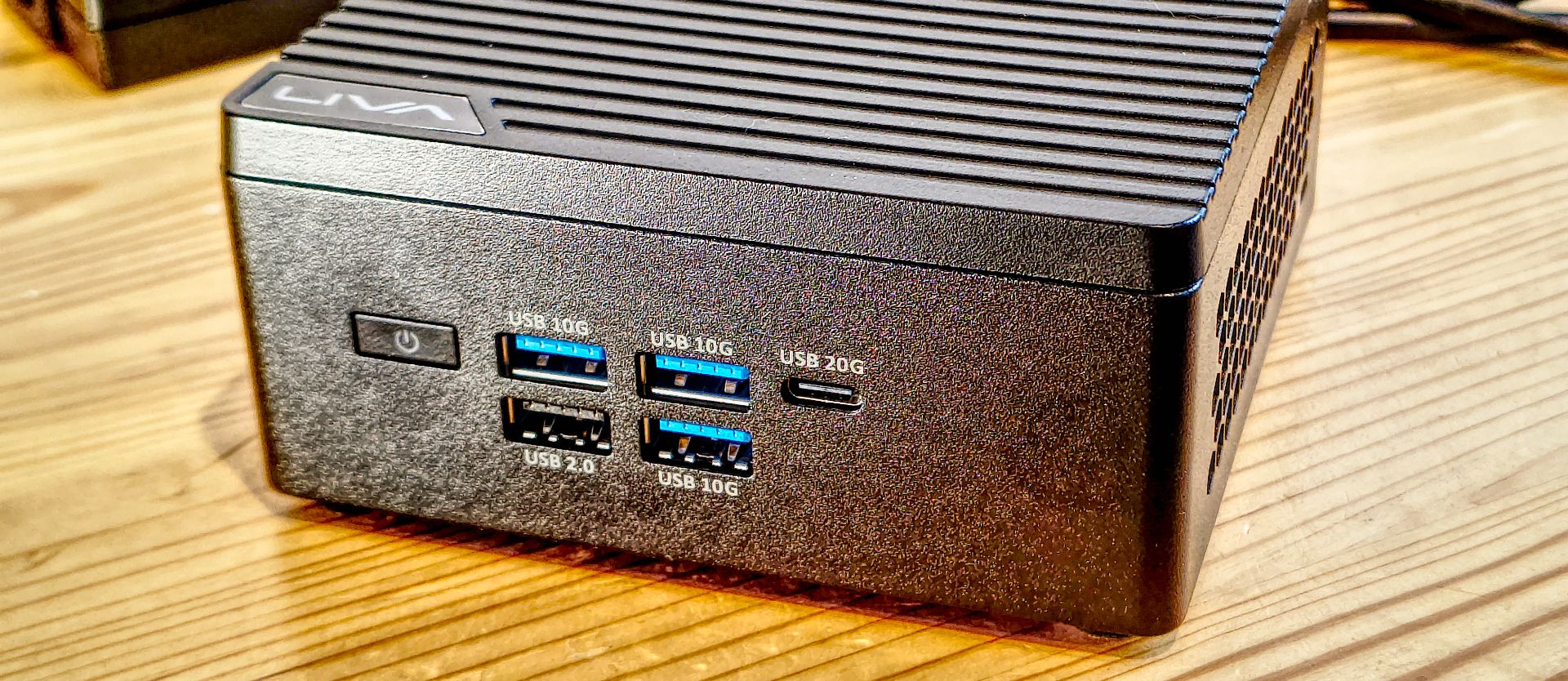 ECS LIVA Z11 Plus