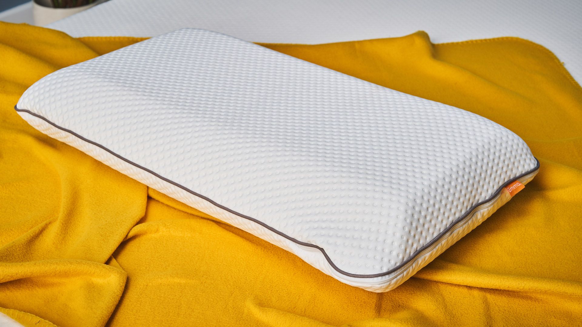 Emma Original Pillow