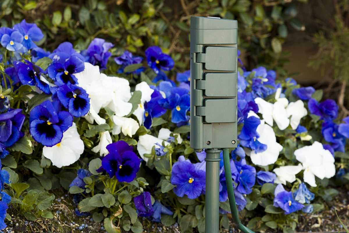 Enbrighten Outdoor 6-OUTLET Wi-Fi Smart Yard Stake