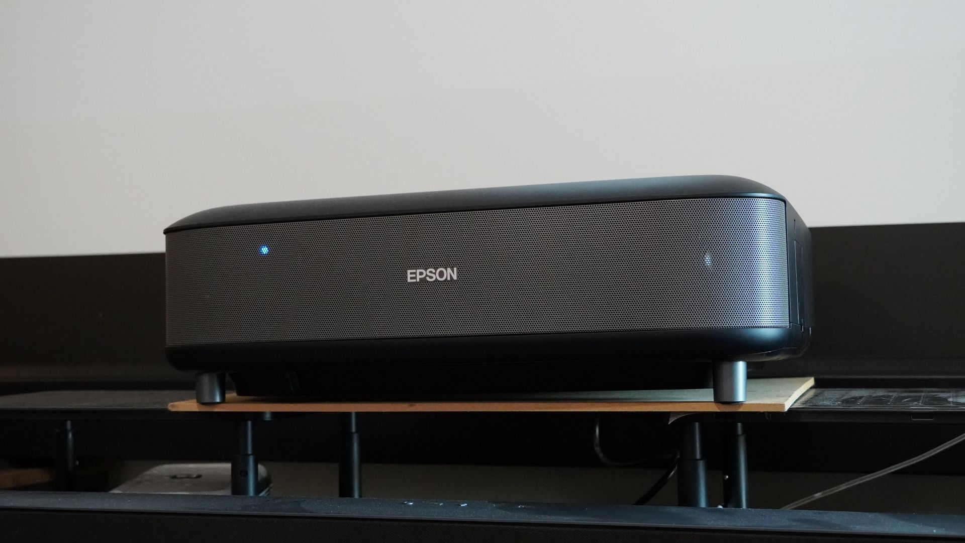 Epson EpiqVision Ultra LS650 Smart Streaming Laser Projector