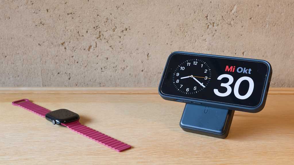 Esr QI2 Kickstand Power Bank 10K