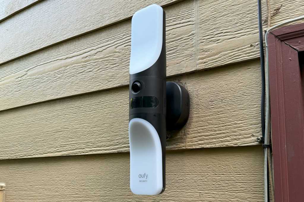Eufy Wired Wall Light Cam S100