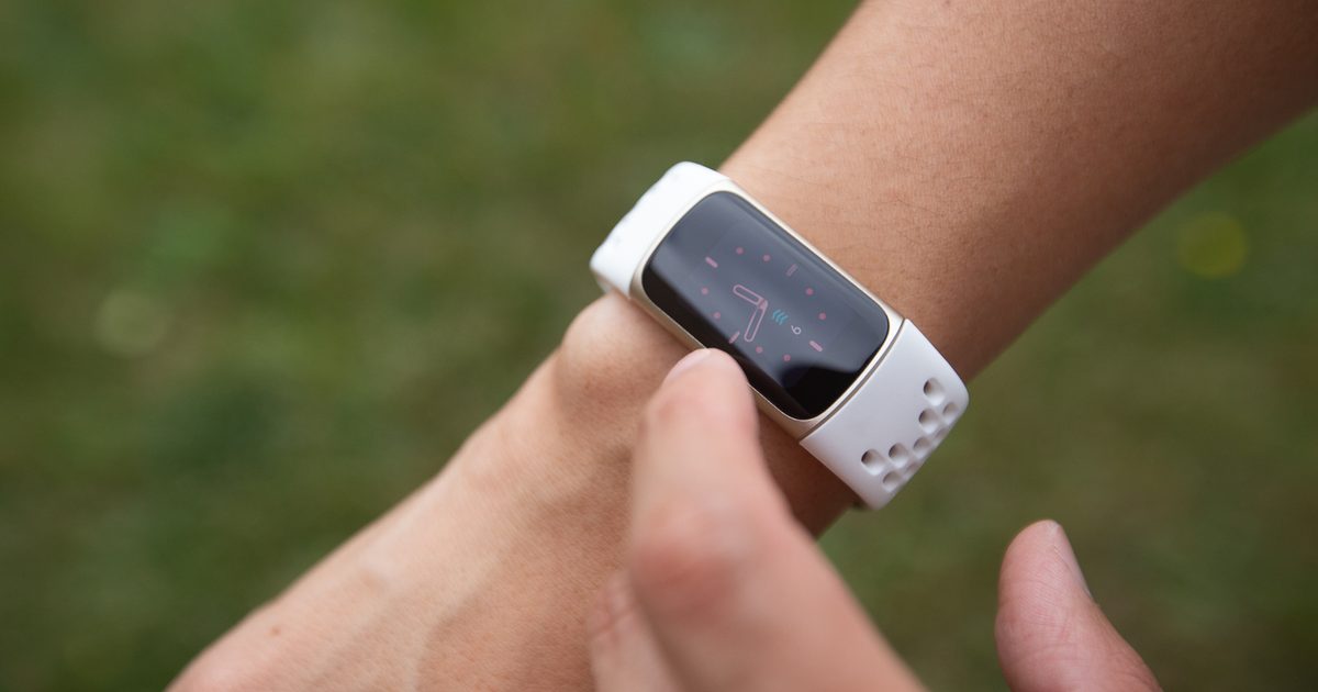 Fitbit Charge 5