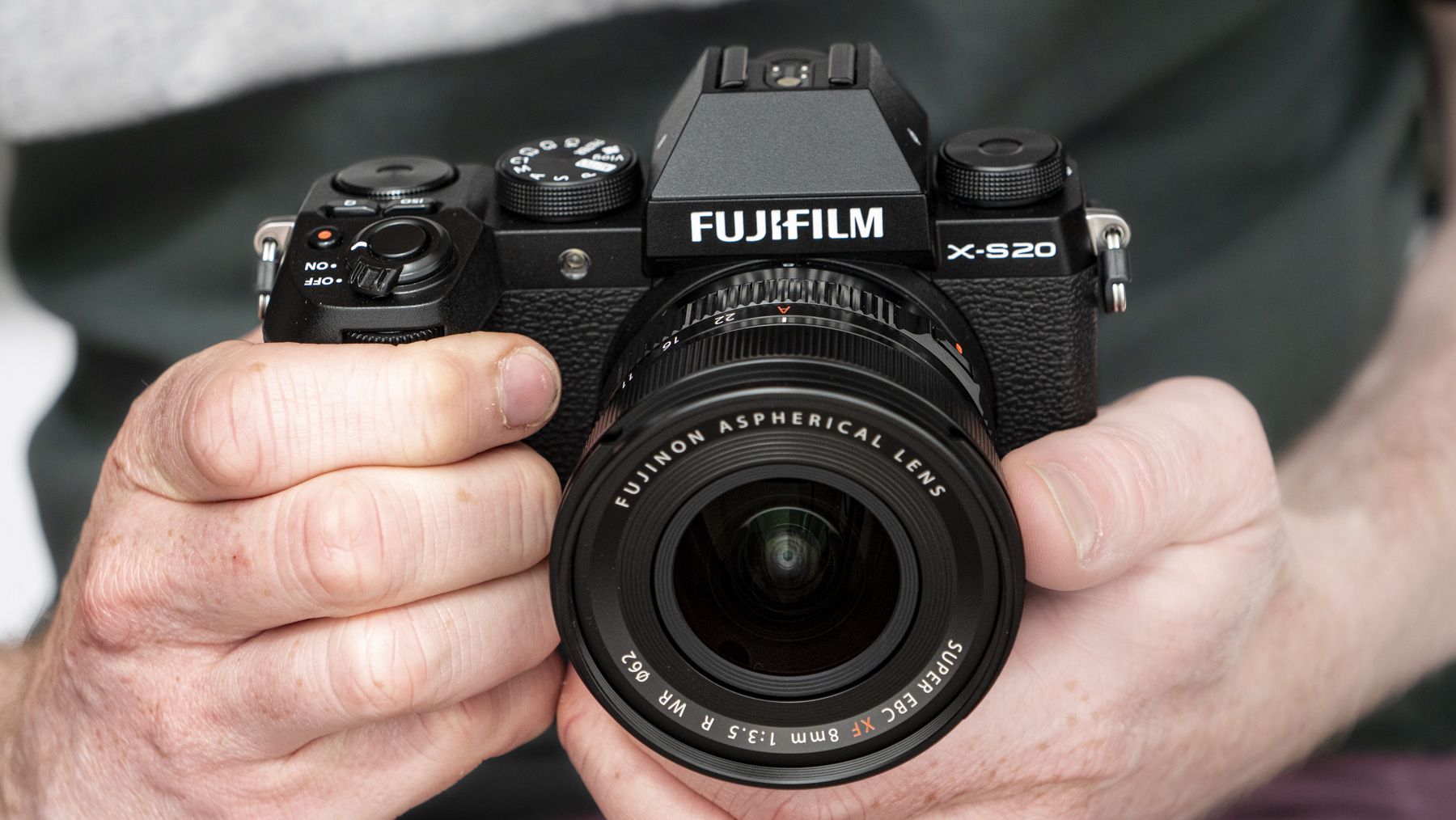 Fujifilm X-S20