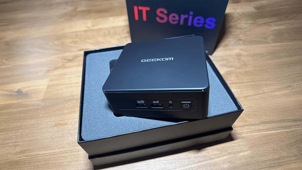 Geekom IT15 mini PC