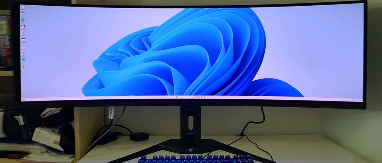 Gigabyte Aorus CO49DQ