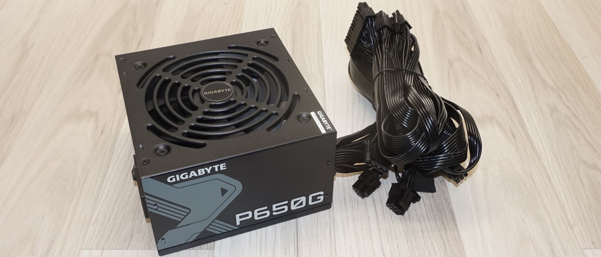 Gigabyte P650G 650W