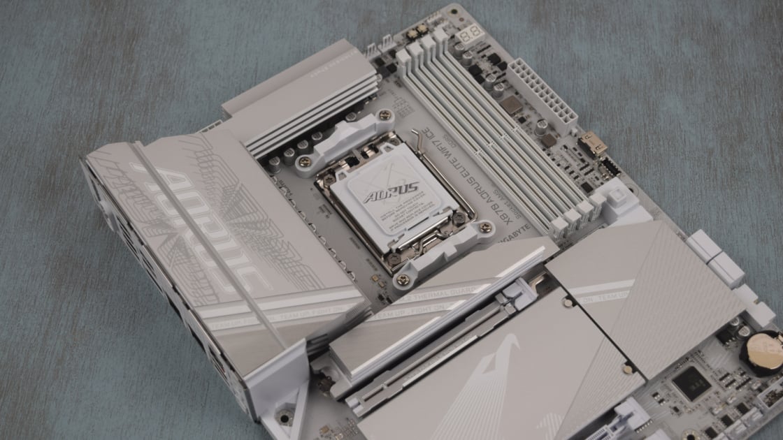 Gigabyte X870 Aorus Elite WIFI7 Ice