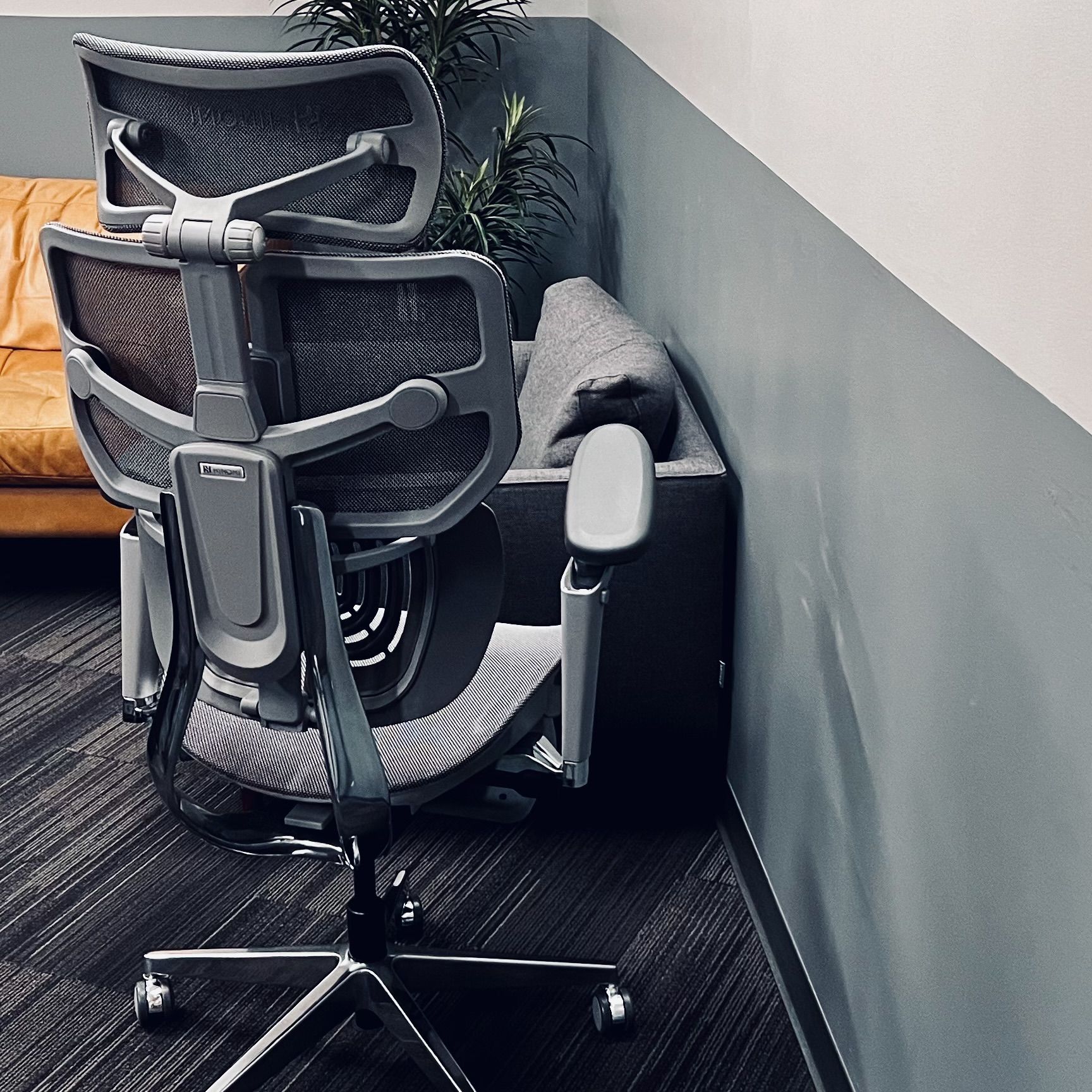 Hinomi X1 Ergonomic Chair