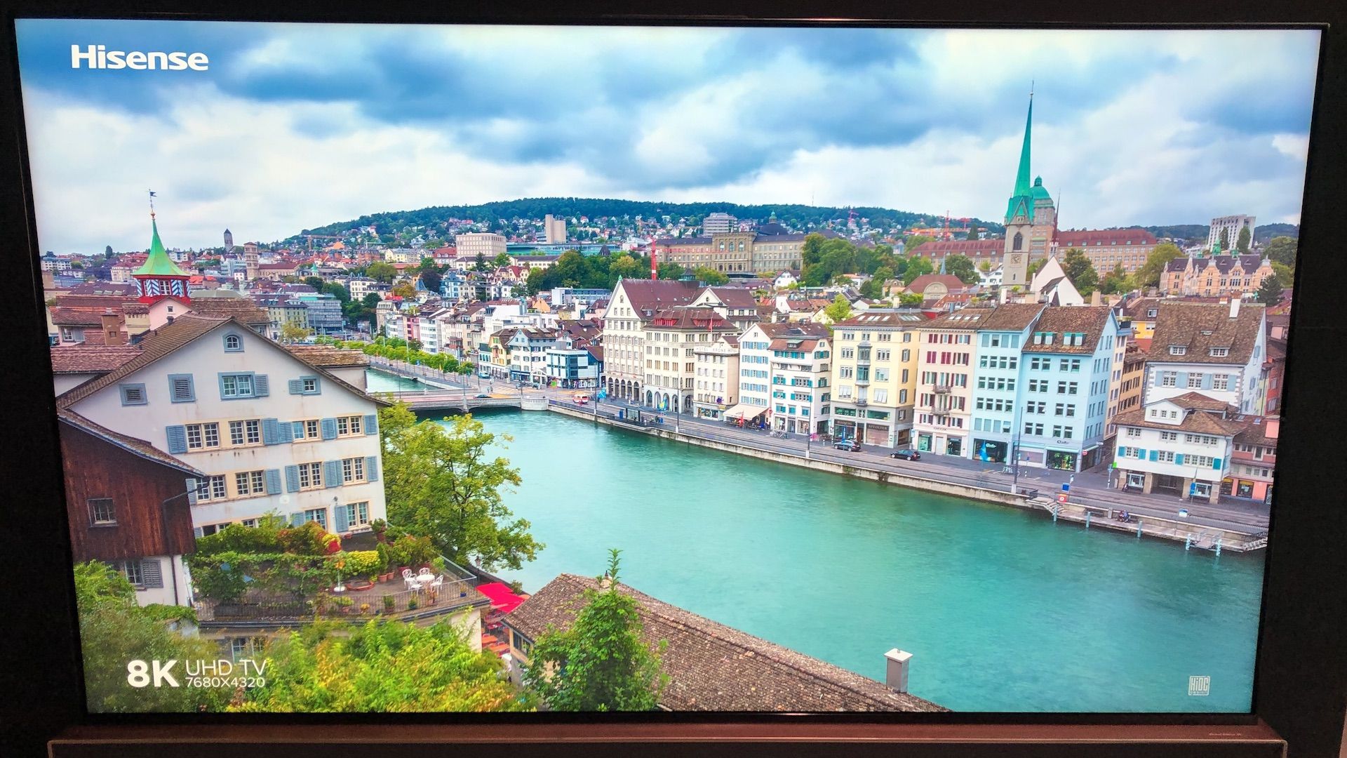 Hisense Hz85U9E 8K LCD TV